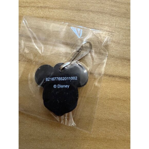 Small Disney Mickey Mouse keychain - Picture 4 of 5